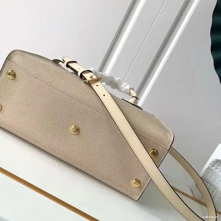 Fashionrepsfam ru LV 2109YA0212 Bag 0612